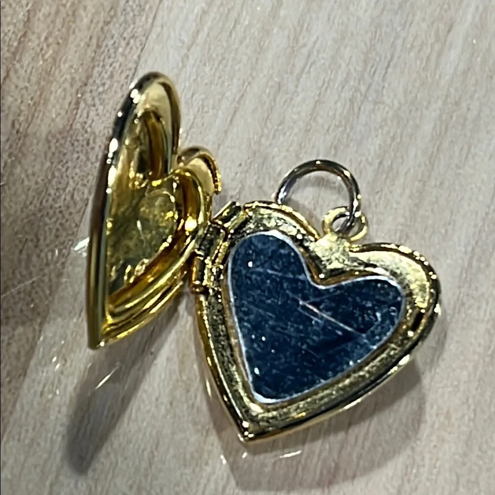 Locket Gold Heart‎ Pendant